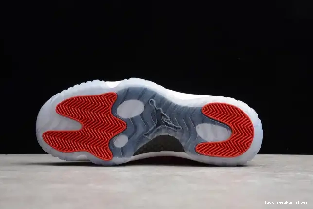 Rep LUCY Red RetroGym Air 378037-623 Jordan 11 0530